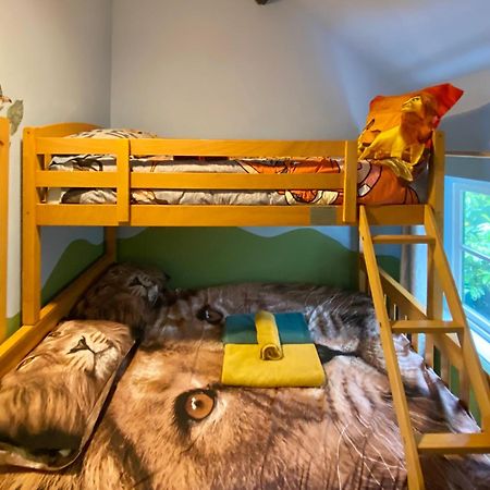 Milwich Squirrel Barnヴィラ エクステリア 写真