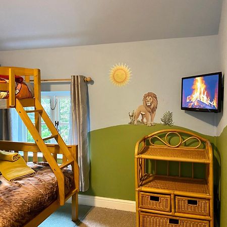 Milwich Squirrel Barnヴィラ エクステリア 写真